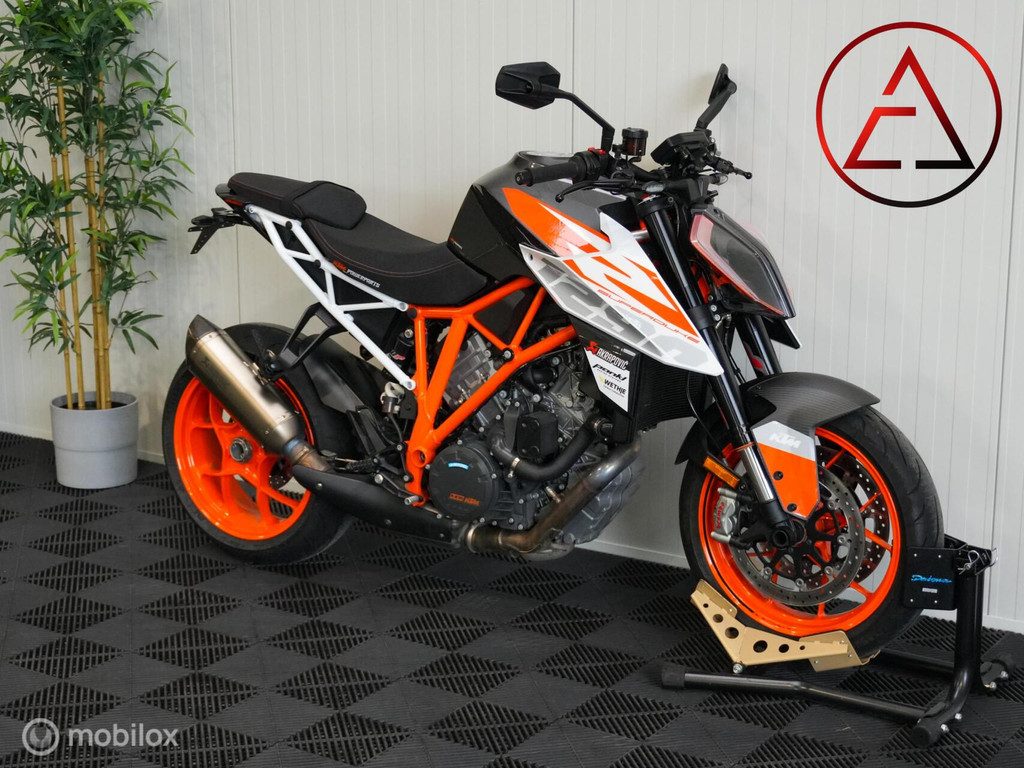 KTM  1290 SuperDuke R ABS 54189844-0.jpg | Elevate Motoren